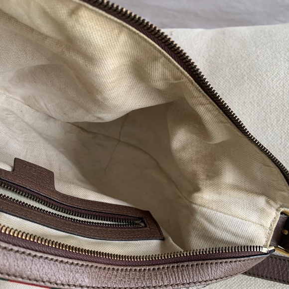 Authentic Gucci Shoulder Bag with 0riginal Receipt - Picture 6 of 9